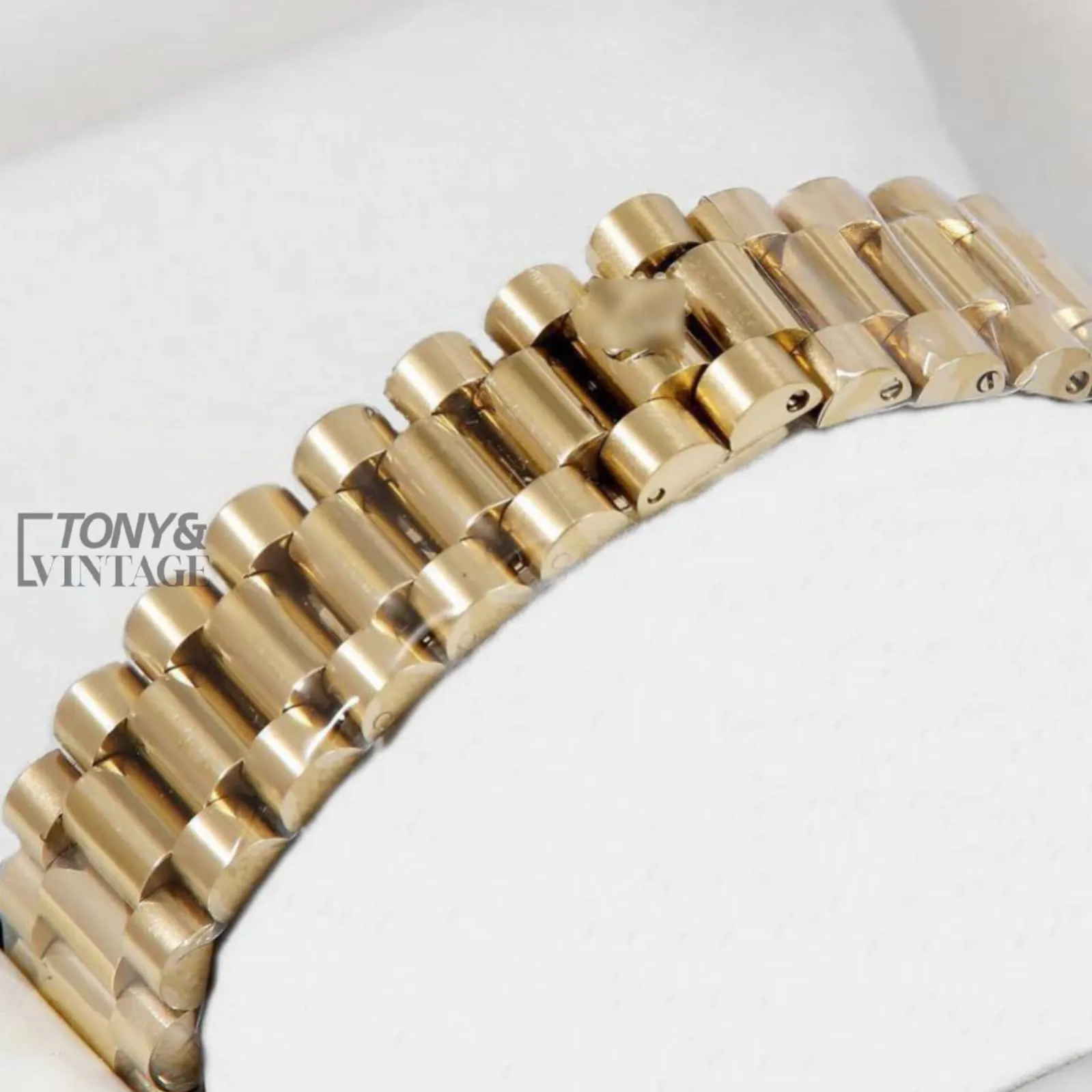 All Yellow Gold White Dial Fluted Bezel & Roman Numerals Automatic Watch