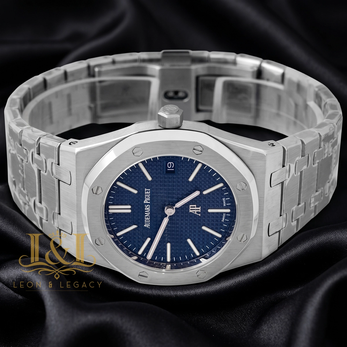 Silver Blue Dial Chain Watch