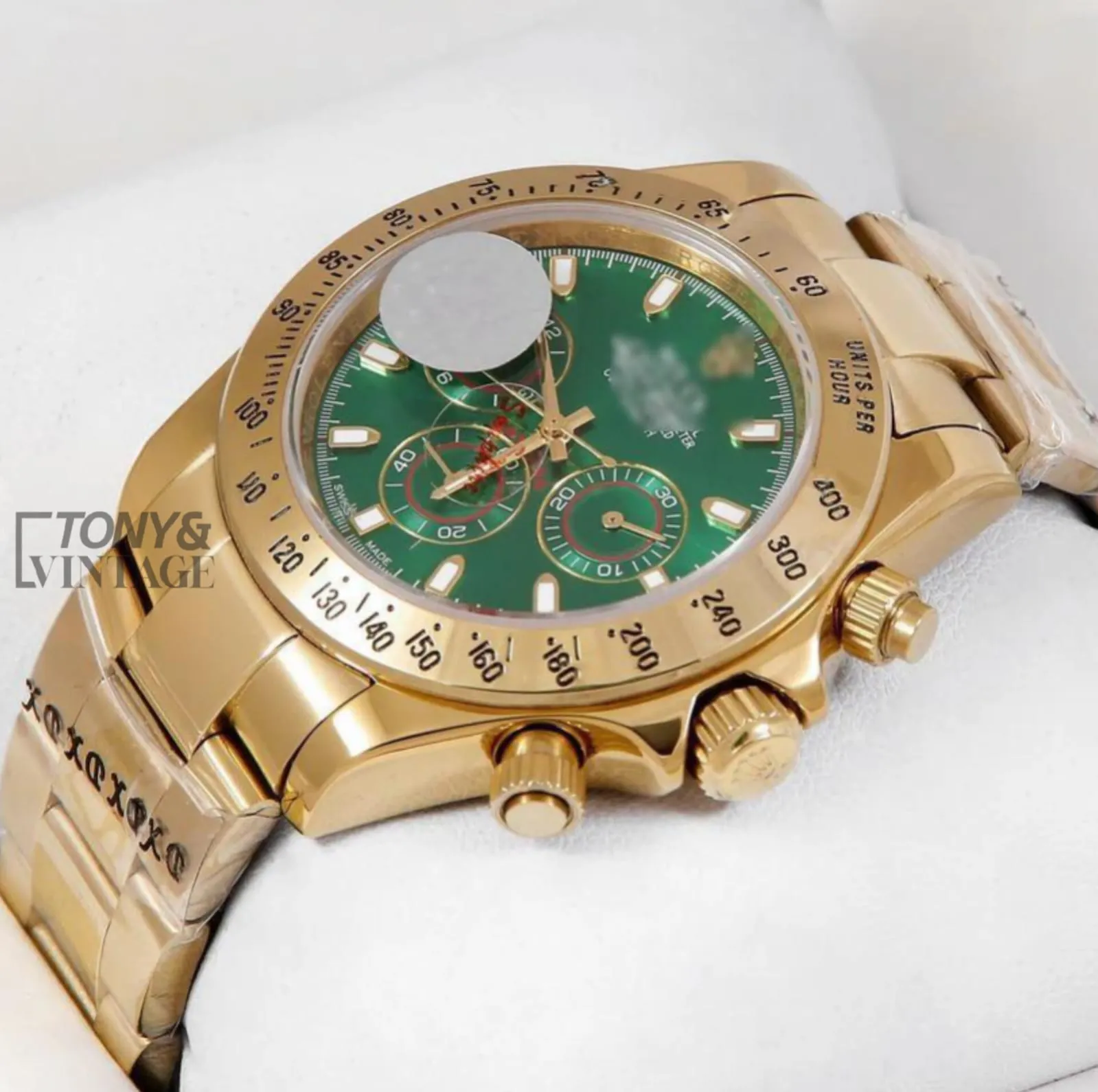 Chronograph-40-Yellow-Gold-With-Green-Dial1.webp