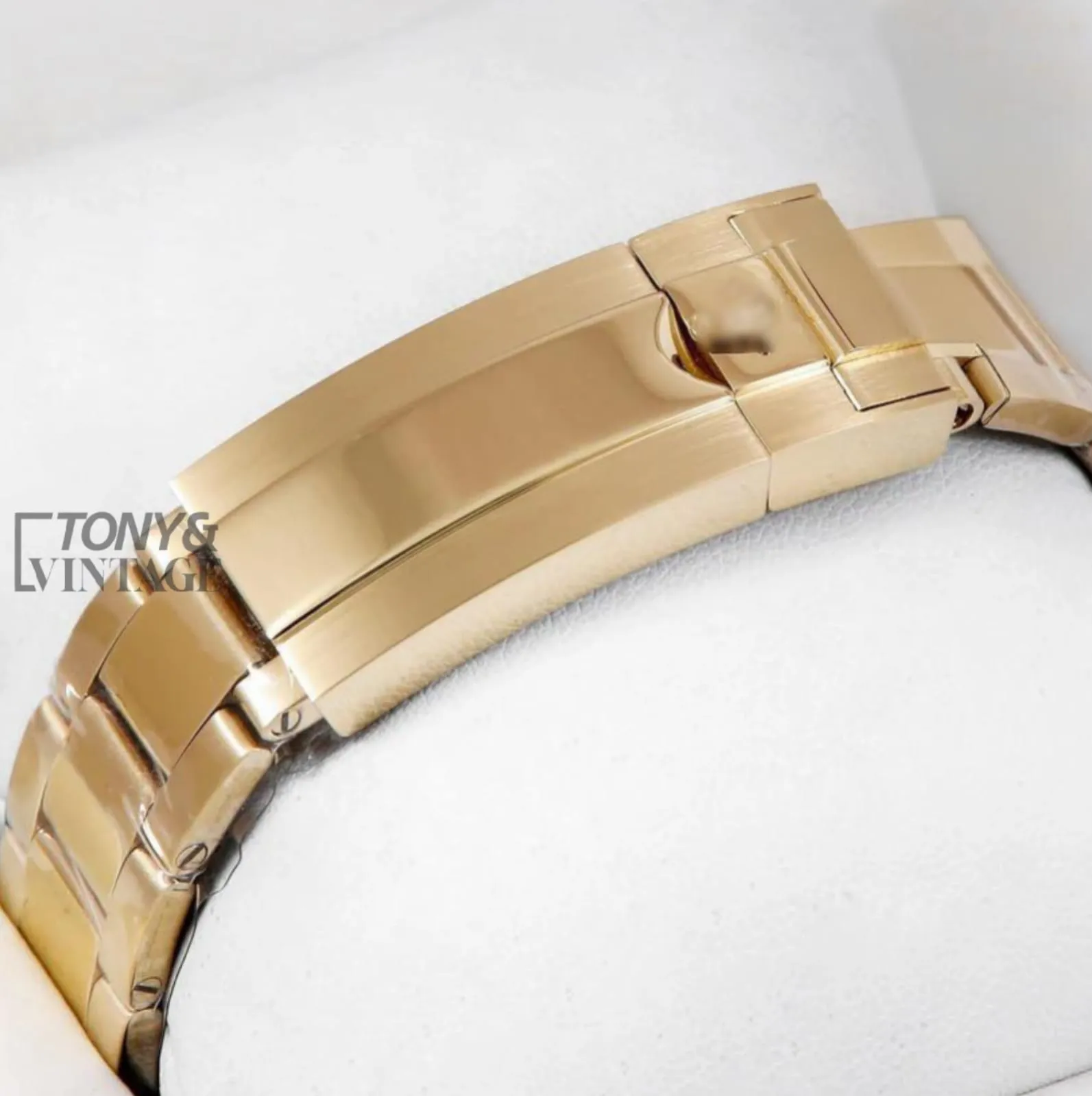 Chronograph 40 Yellow Gold With Green Dial