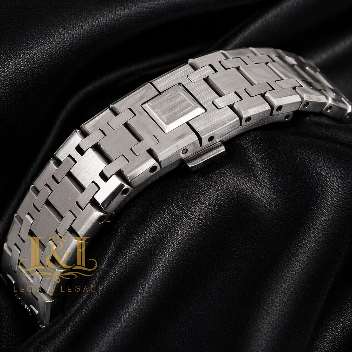Chronograph Silver Black Dial