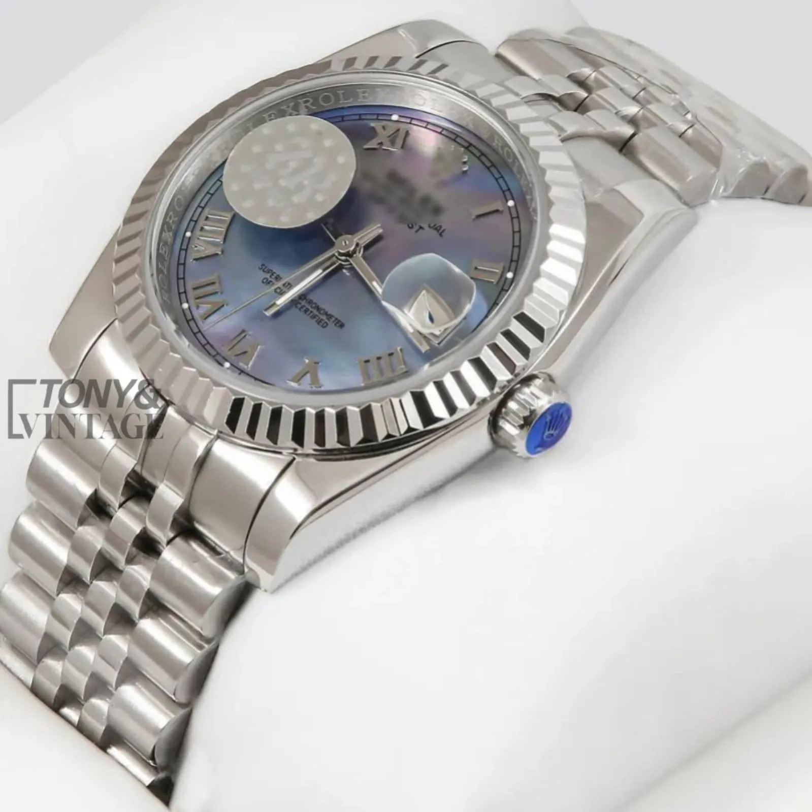 Silver-Automatic-Watch-with-Galaxy-Dial1.webp