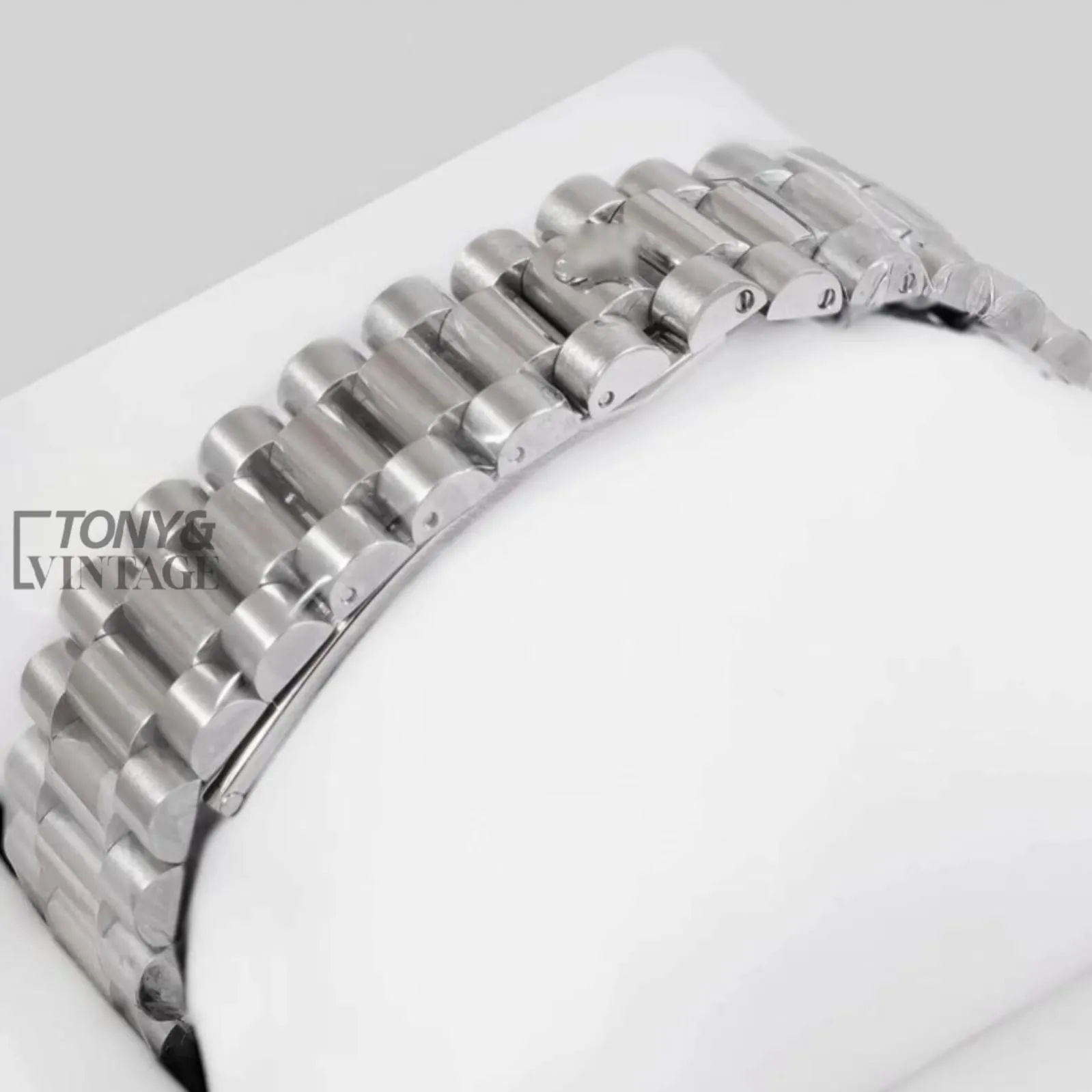 Silver Chain Automatic Watch with Blue Dial and Fluted Bezel