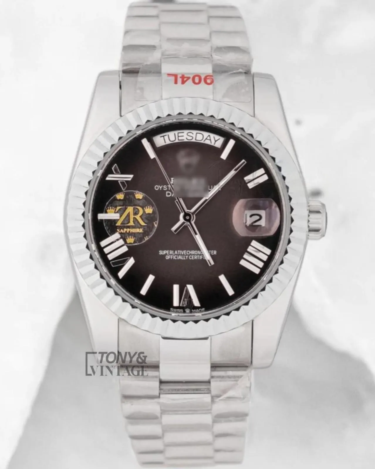 Silver-Gray-Dial-Fluted-Bezel1.webp