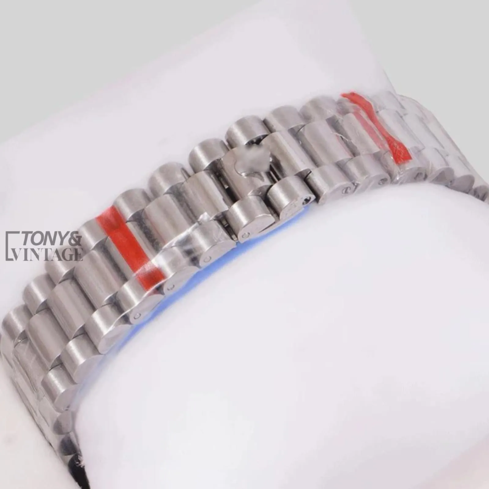 Silver Gray Dial Roman Numeral & Fluted Bezel