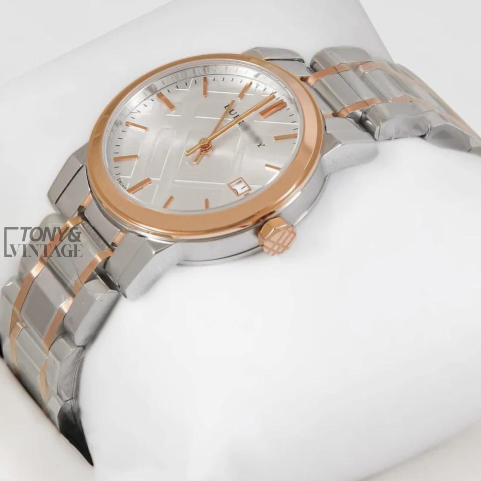 Silver-Rose-Gold-Watch-With-White-Dial-Ladies-watch1.jpeg