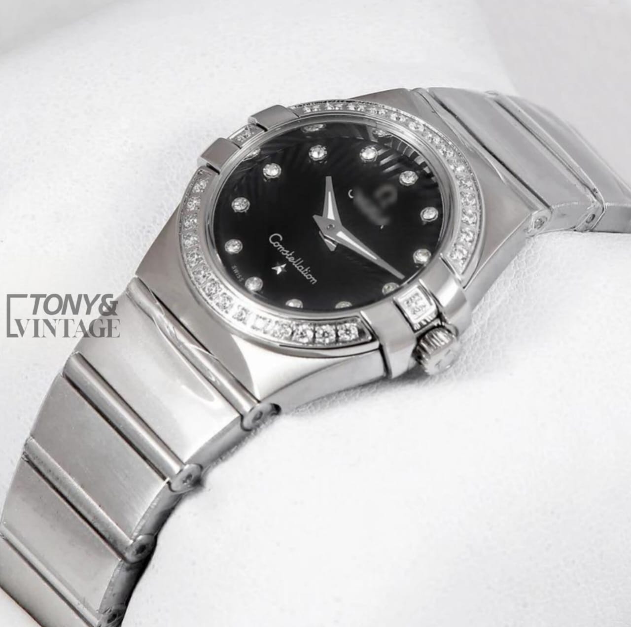 Silver-With-Black-Dial-Stone-Figure-Bezel-Ladies-Watch1.jpeg