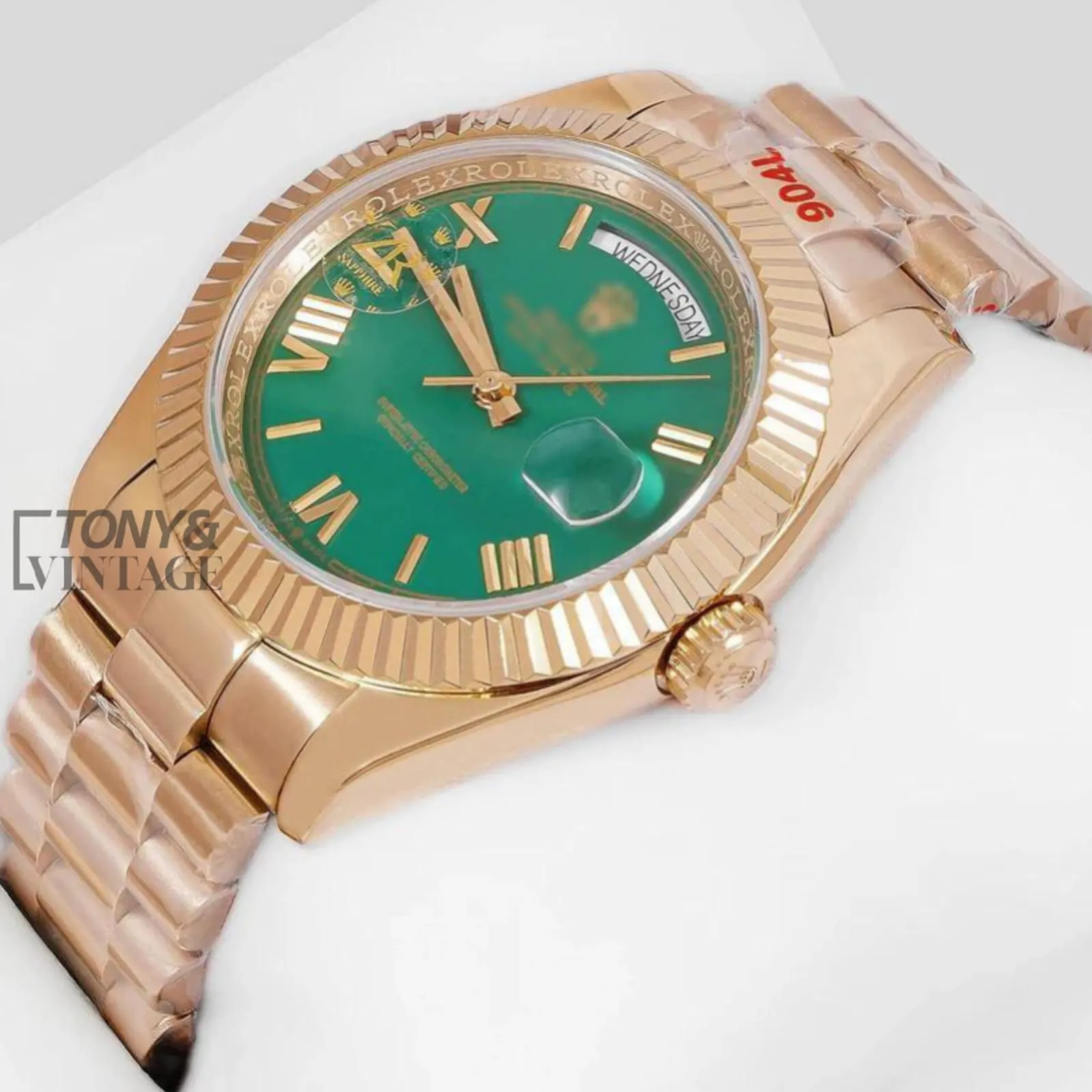 Yellow-Gold-Automatic-Watch-with-Green-Dial1.webp